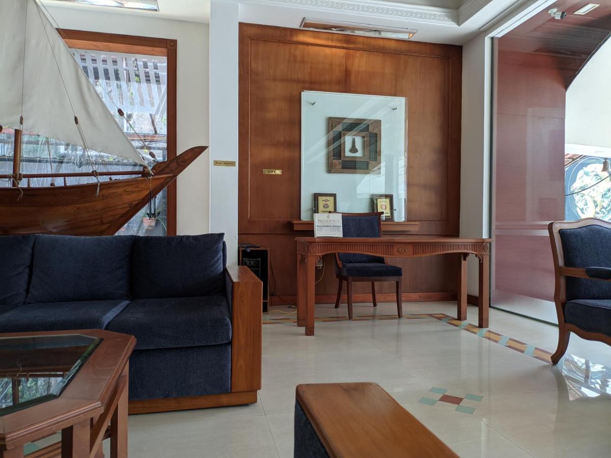 Presidency Kochi City Centre Extérieur photo