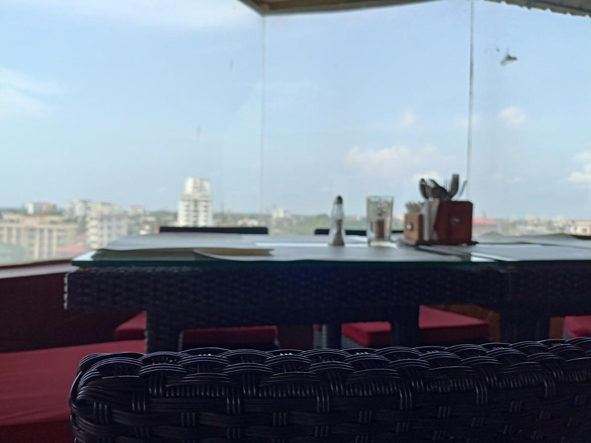 Presidency Kochi City Centre Extérieur photo