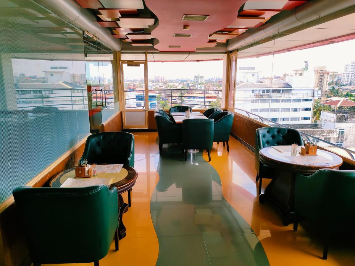 Presidency Kochi City Centre Extérieur photo