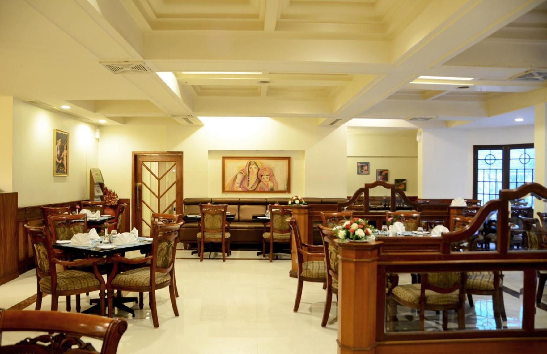 Presidency Kochi City Centre Extérieur photo