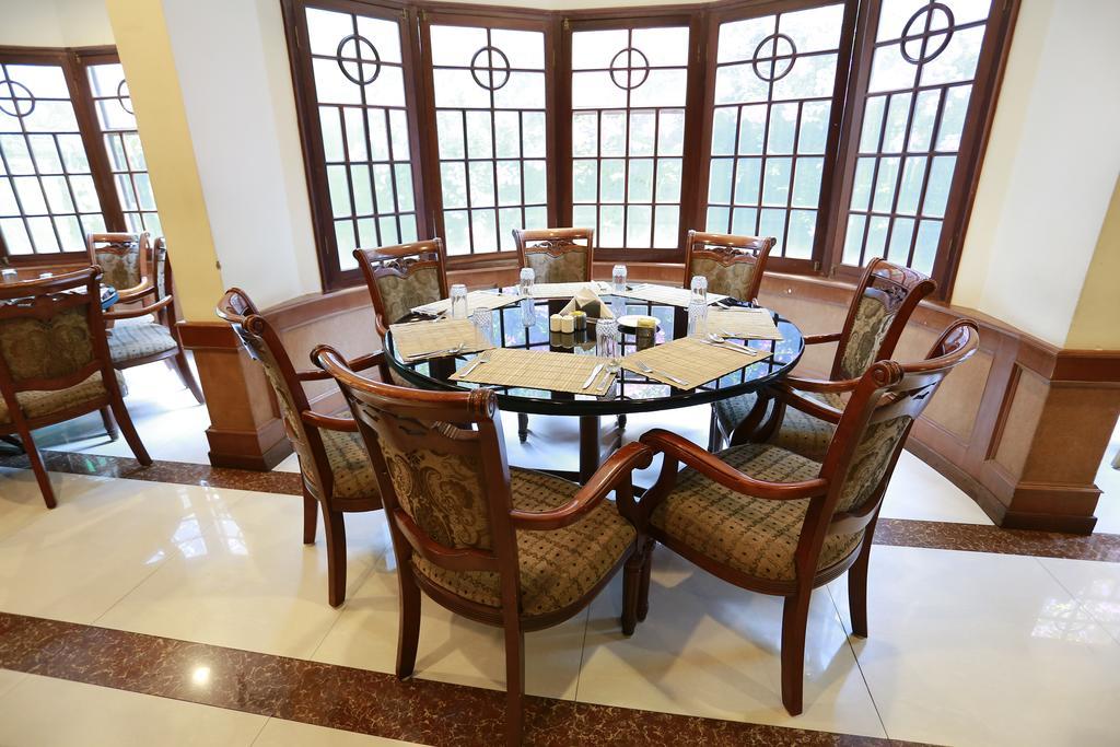 Presidency Kochi City Centre Extérieur photo
