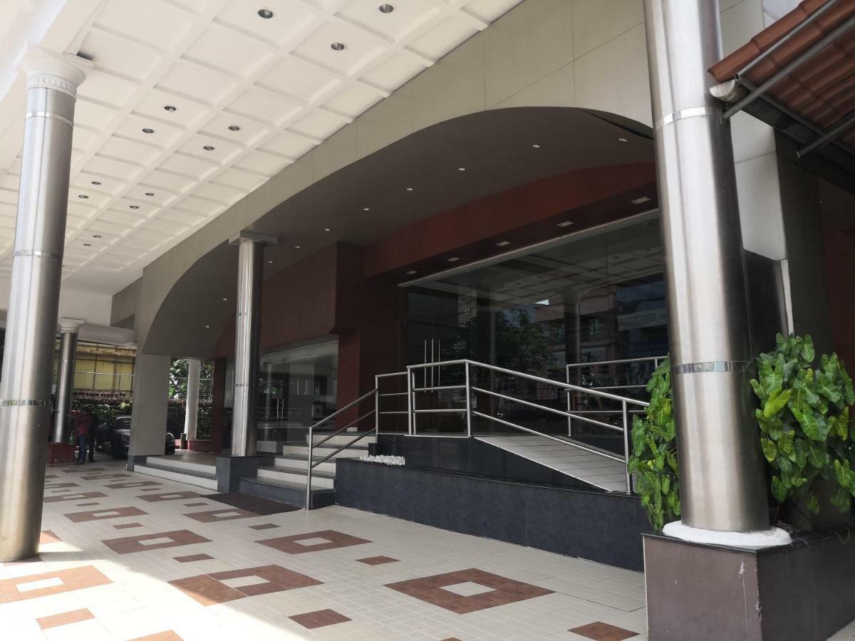 Presidency Kochi City Centre Extérieur photo