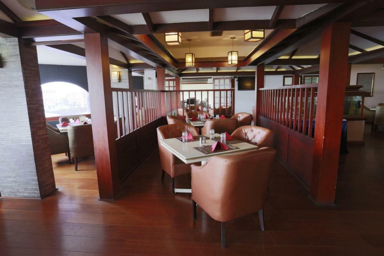 Presidency Kochi City Centre Extérieur photo
