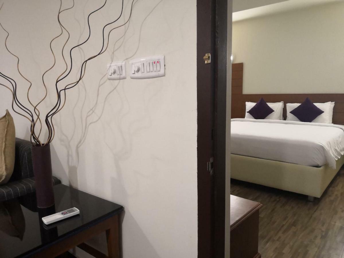Presidency Kochi City Centre Extérieur photo
