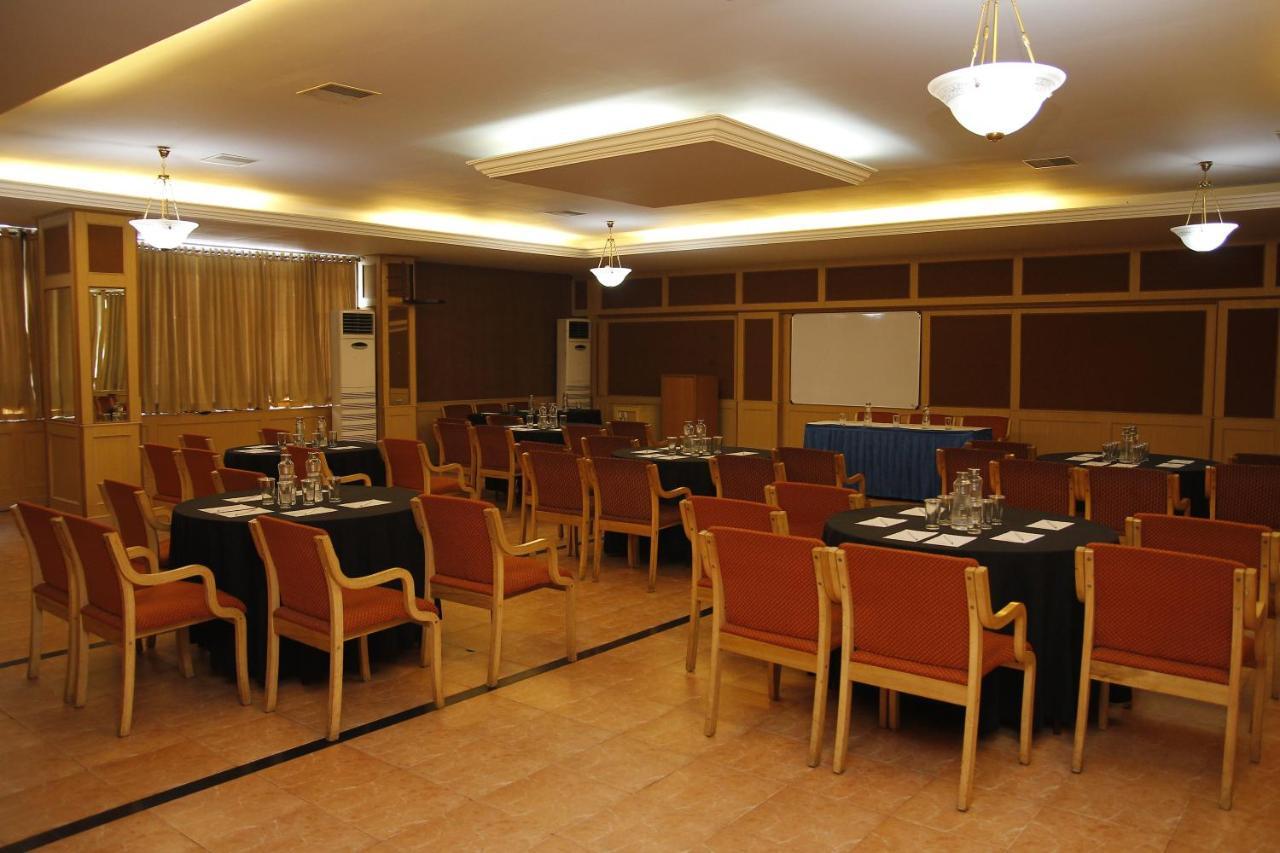 Presidency Kochi City Centre Extérieur photo