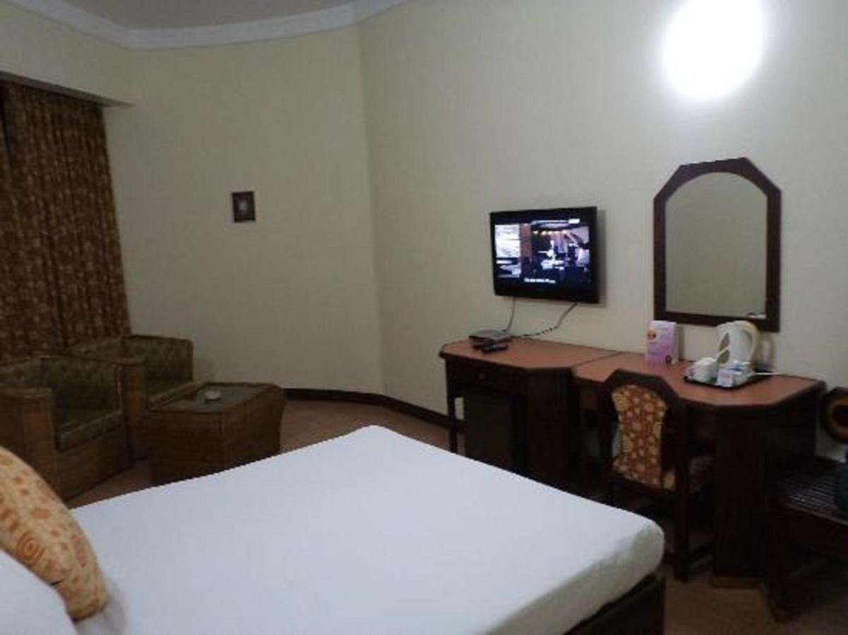 Presidency Kochi City Centre Extérieur photo